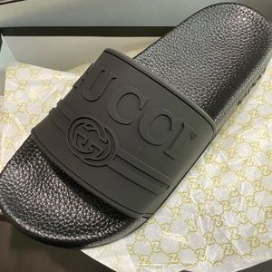 Black Rubber slides
